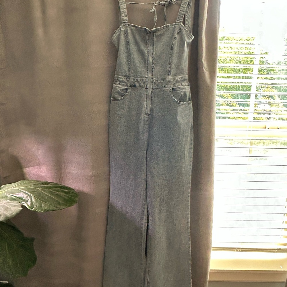 Lulu's Light Blue Denim Overalls